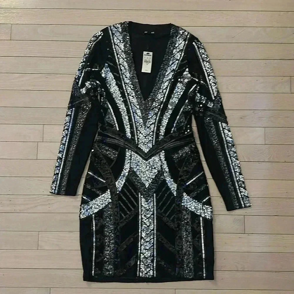 Express Dresses & Skirts - EXPRESS Long sleeved sequin dress- black and silver